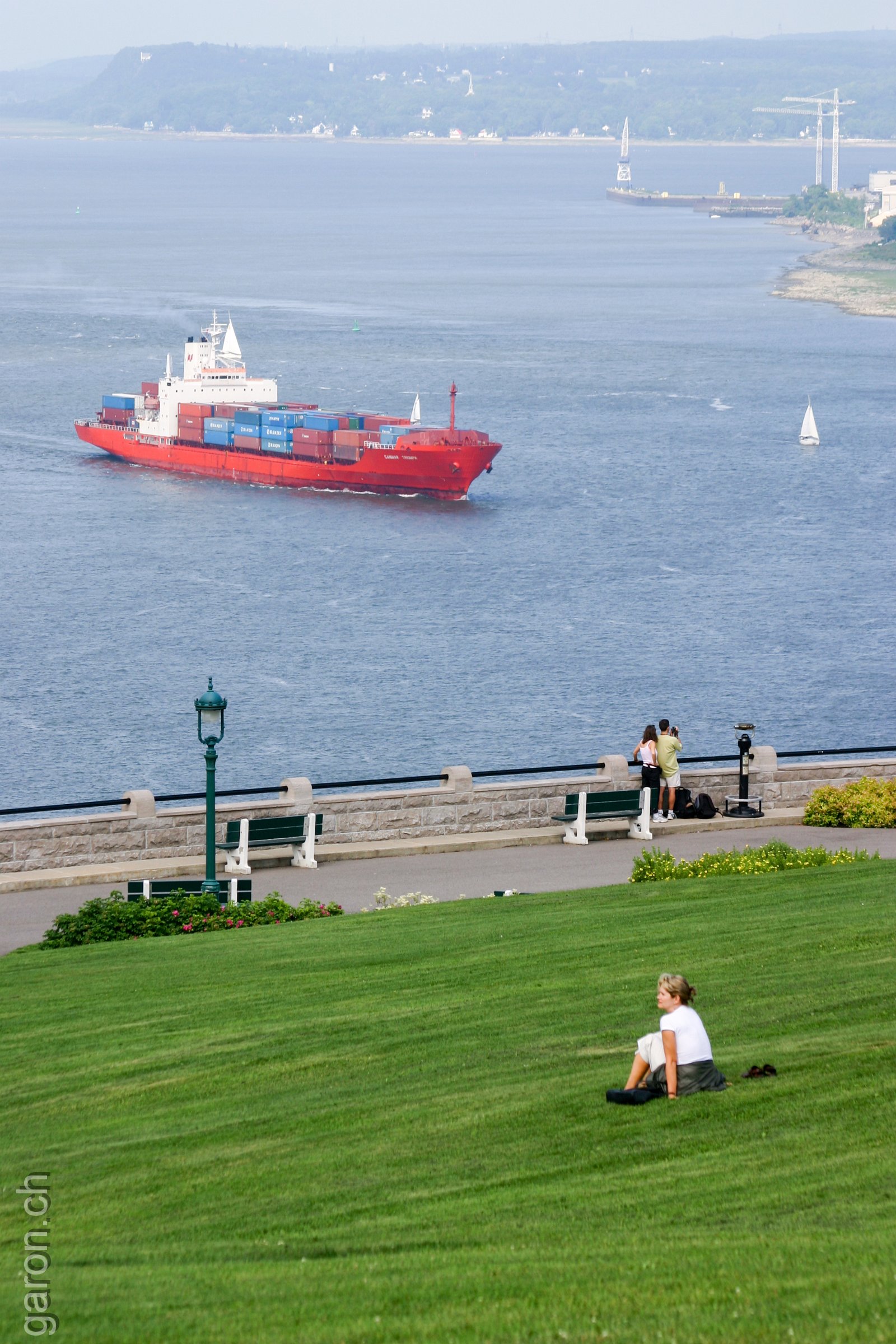 Québec, Vieux-Québec, Parc du Bastion-de-la-Reine A nice place to watch ships on the St. Lawrence river