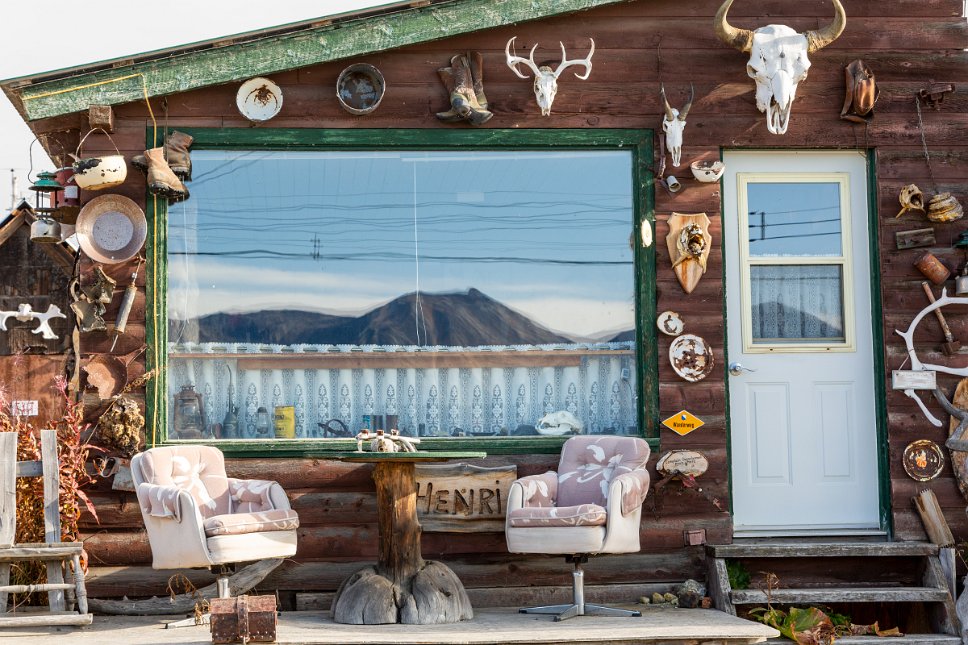 British-Columbia, Atlin, houses and Backyards rich in character
