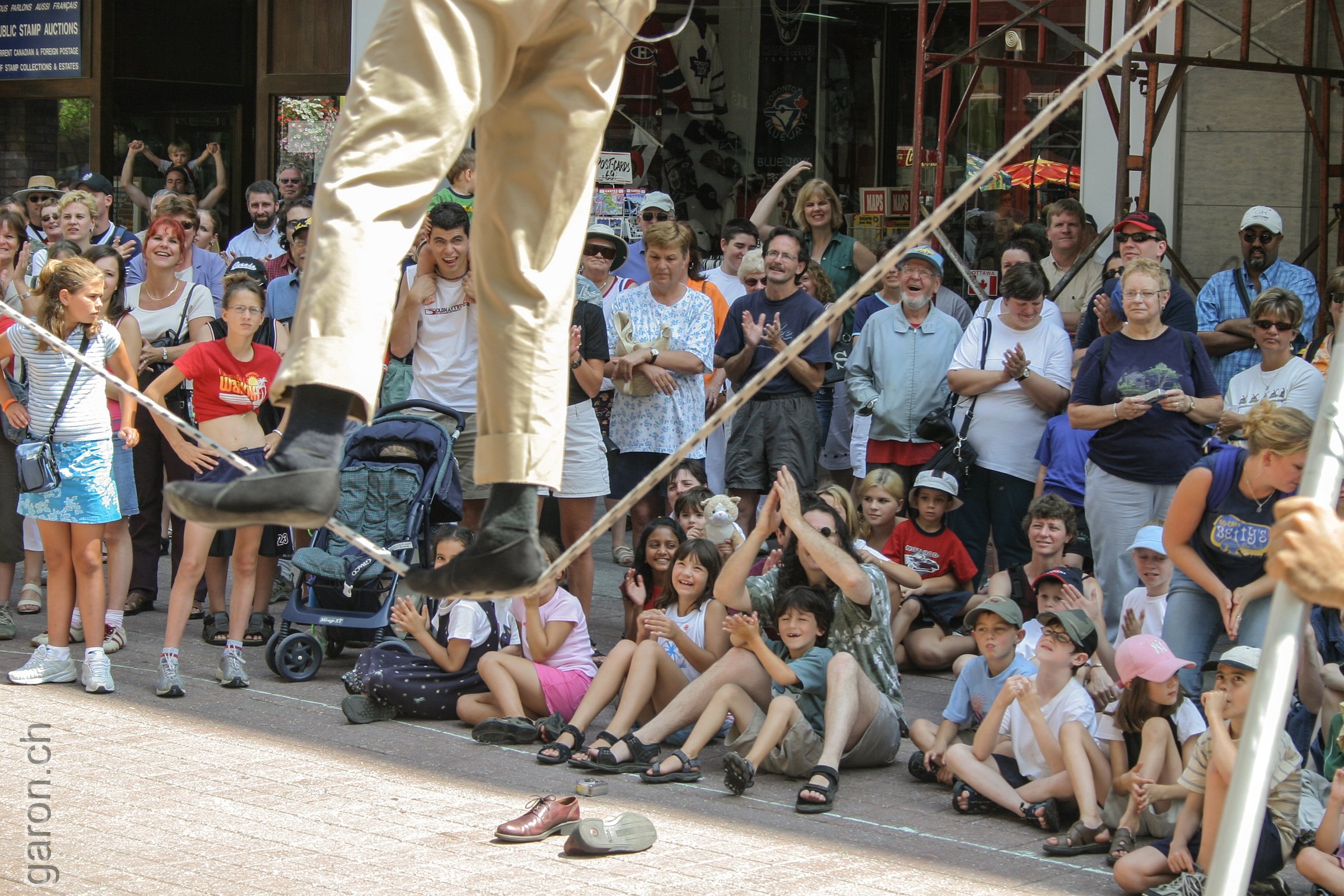 Ottawa street performance tightrope walker